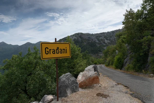 Gradani Pointer. Gradani 'den Üsküp' e giden eski yol. Karadağ