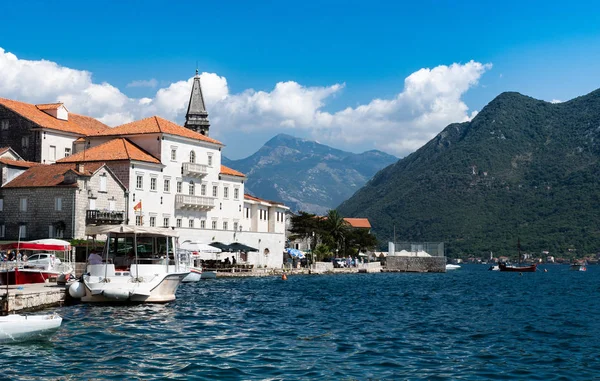 Perast. Deniz manzarası. Kotor Körfezi. Karadağ.