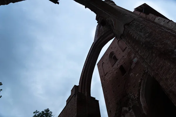 Tartu, tarihi merkez, eski kilise. Estonya.