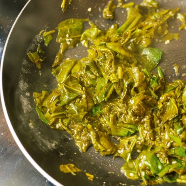 kremalı ıspanak yahnisi. 