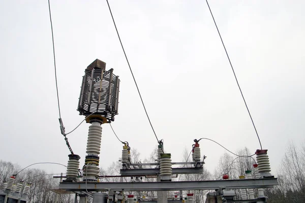 Insulators High Voltage Power Line Metall Support — 스톡 사진