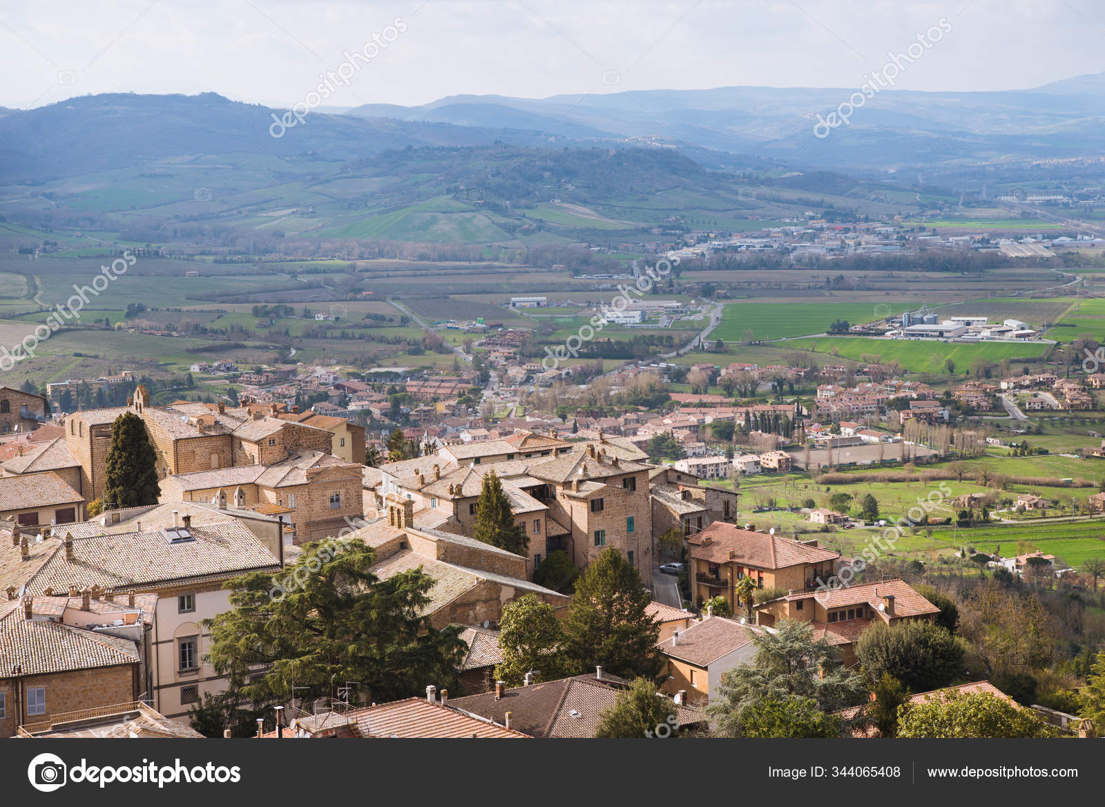 オルヴィエート ローマ郊外 イタリアの街並みの空撮 無料のストック写真 C Welcometeam オルヴィエート ローマ郊外 イタリアの街並みの空撮 無料のストック写真 C Welcometeam