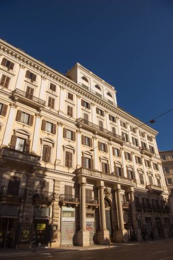 Orvieto 'daki eski bina ve bulutlu gökyüzü, Roma banliyösü, İtalya