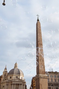 Dikilitaş, piazza del popolo (halklar kare) ve sabun köpüğü Roma, İtalya