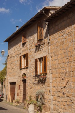 Orvieto, Roma banliyösünde, İtalya binalar arasında güneş ışığı