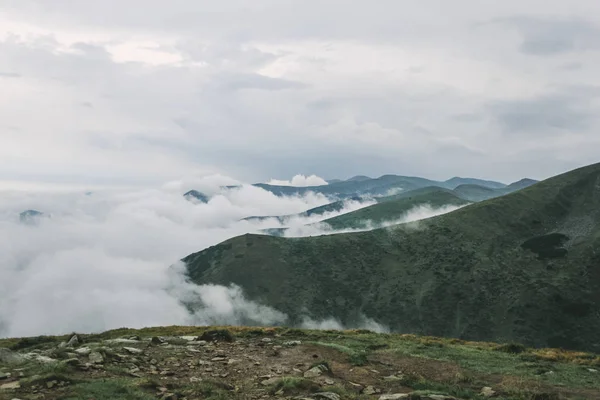 Krásný Výhled Vrcholky Hor Mraky — Stock fotografie zdarma