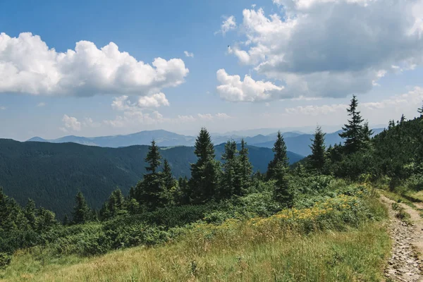 山の峰や雲の美しい景色  — 無料ストックフォト