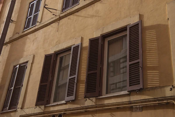 Facade Old European Building Italy — Free Stock Photo