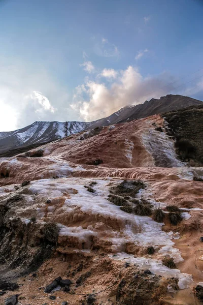 Vista Panoramica Sulle Montagne Paesaggio Con Cielo Drammatico — Foto stock gratuita