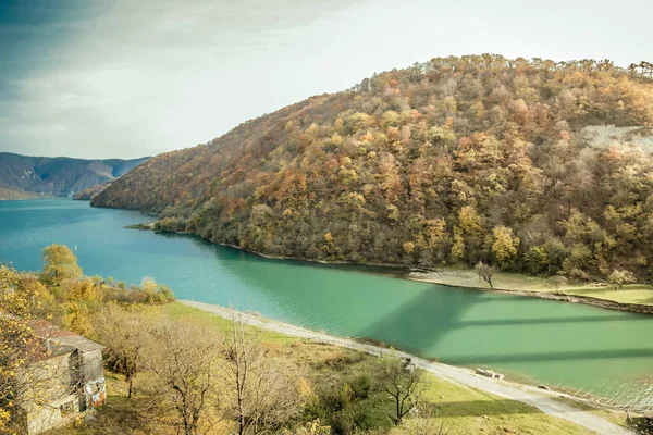 Schöne Landschaft Mit See Und Bergen — kostenloses Stockfoto