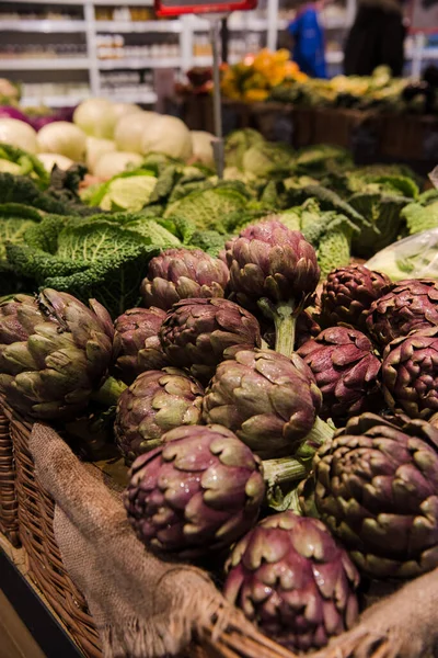 Foto Close Sayuran Segar Yang Dijual Pasar Petani Roma Italia — Foto Stok Gratis