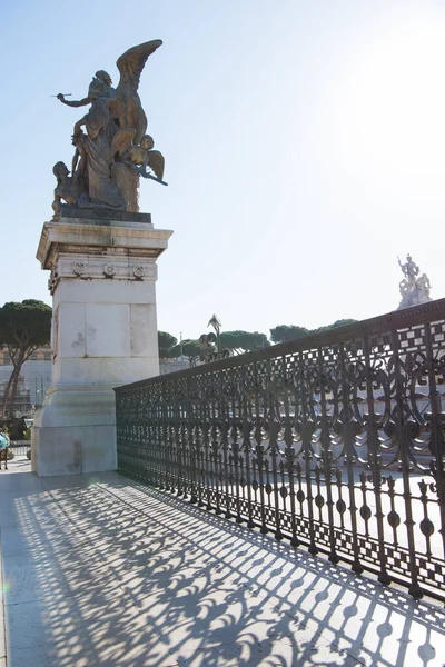 Beautiful Statues Rome Italy — Free Stock Photo