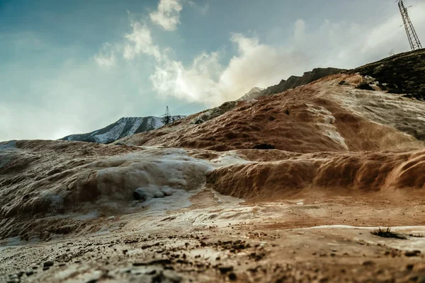 Vista Panoramica Sulle Montagne Paesaggio Con Cielo Drammatico — Foto stock gratuita