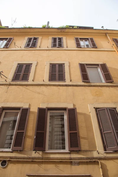 Fassade Eines Alten Europäischen Gebäudes Italien — kostenloses Stockfoto