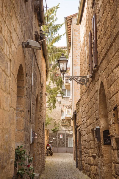 Luz Sol Entre Edifícios Orvieto Subúrbio Roma Italia — Fotografia de Stock Grátis