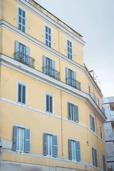 Fasáda Budovy Staré Evropské Anzio Itálie — Stock fotografie zdarma