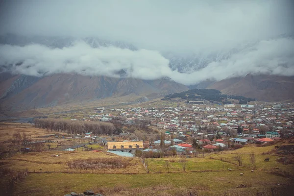 Красивый Пейзаж Горах Деревне — Бесплатное стоковое фото