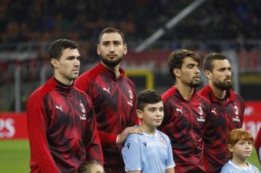 MILAN, ITALY - 3RD 2019: Maçın başında Milan 'ın Oyuncuları.