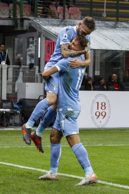 MILAN, ITALY - NOV 3RD 2019: Ciro Immobile ve Manuel Lazzari, Lazio, kutlama golü.