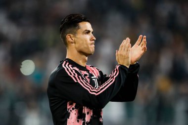 TURIN, İTALYA - 22 EKİM 2019. UEFA CHAMPIONS Liderliği, JUVENTUS karşı LOKOMOTIV MOSCOW 2-1: Cristiano Ronaldo, Portekiz, Juventus, ısınma turu sırasında.