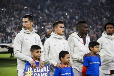 TURIN, İTALYA - 22 EKİM 2019. UEFA CHAMPIONS LeAGUE, JUVENTUS karşı LOKOMOTIV MOSCOW 2-1: Cristiano Ronaldo, Portekiz, Juventus, maç başında.