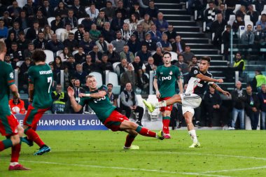 TURIN, İTALYA - 22 EKİM 2019. UEFA CHAMPIONS LEAGUE, JUVENTUS karşı LOKOMOTIV MOSCOW 2-1: Paulo Dybala, Arjantin, Juventus, serbest vuruşta gol attı.