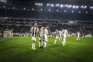 Torino, tam olarak. 02 / 02 / 2019. Serie A İtalya Futbol Şampiyonası. Juventus Parma 'ya karşı 3-3, Cristiano Ronaldo ve Juventus' un takım arkadaşları golü kutluyorlar..