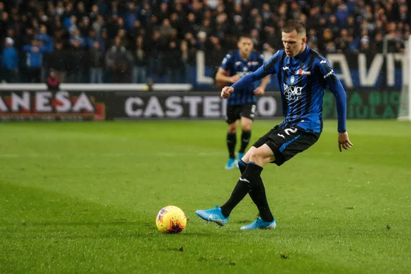 Milan, İtalya. 6 Kasım 2019. UEFA Şampiyonlar Ligi, Atalanta Manchester City 'ye karşı 1-1. Josip Iliciç, Atalanta.