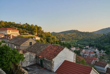 Lastovo köyündeki vadi manzarası