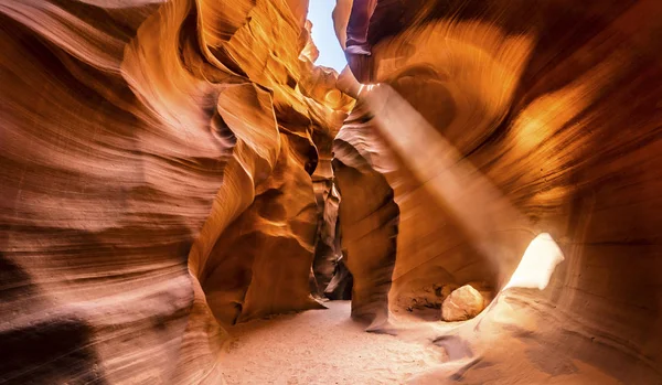Antilop Kanyonu (Arizona daha düşük)