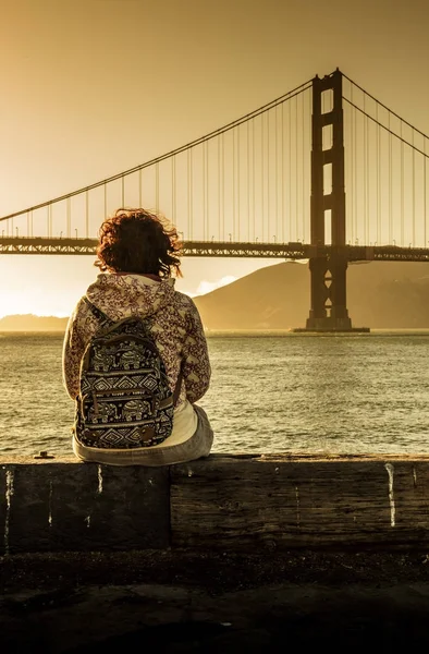 Looking at the Golden Gate Bridg — Stock Photo, Image