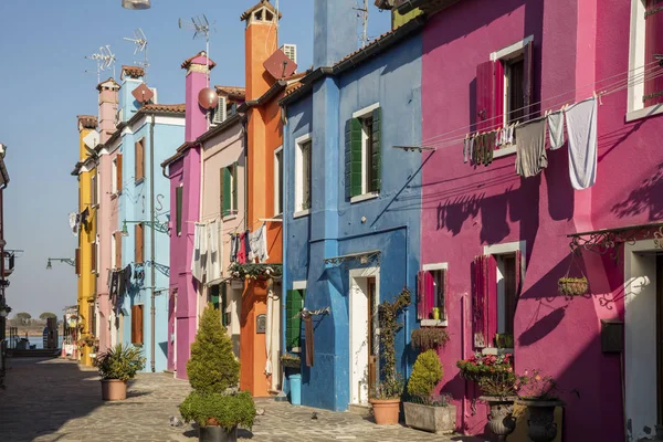 Maisons de couleur typiques à Burano, Venise — Photo