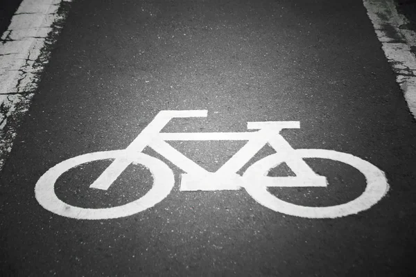 Признак велосипеда на уличном фоне в винтажном стиле ретро . — стоковое фото
