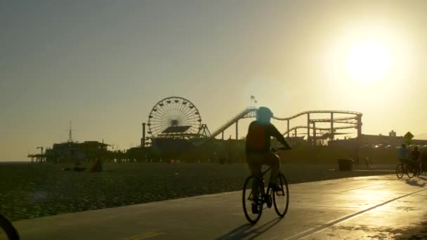 Велосипедная Дорожка Перед Пирсом Санта Моники — стоковое видео