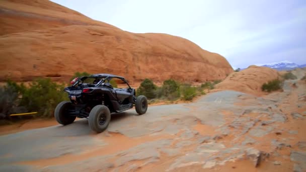 Conducir Buggy Duna Través Cañón Cámara Lenta — Vídeos de Stock