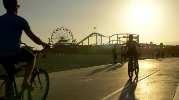 Bike Path Front Santa Monica Pier — Stock Video