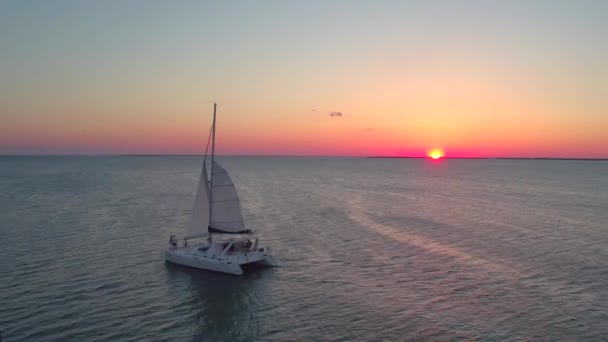 Aerial View Couple Sailboat Sunset — Stock Video