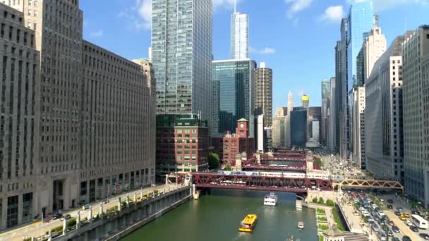 Barcos Sob Pontes Bonde Rio Chicago — Vídeo de Stock