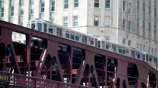Chicago Tramvayı Şehir Merkezinde — Stok video
