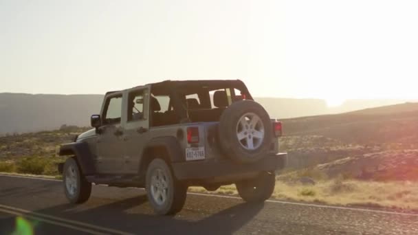 Jeep Drives Mountain Road Texas National Park — Stock Video