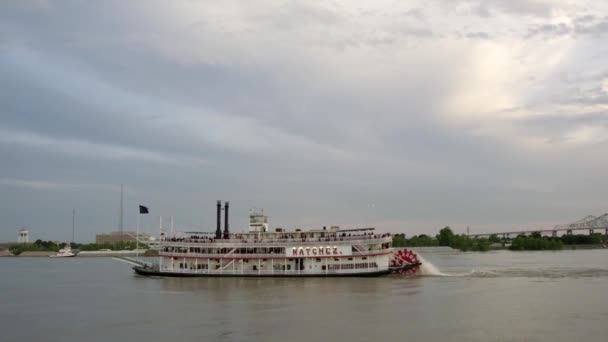 Flodbåt Mississippi Floden New Orleans Skyline Och Solnedgång — Stockvideo