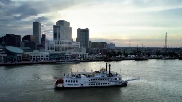 Riverboat Mississippi River New Orleans Skyline — Stock Video