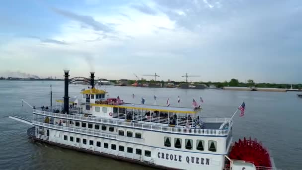 ミシシッピ川でのリバーボートパーティードローンは — ストック動画
