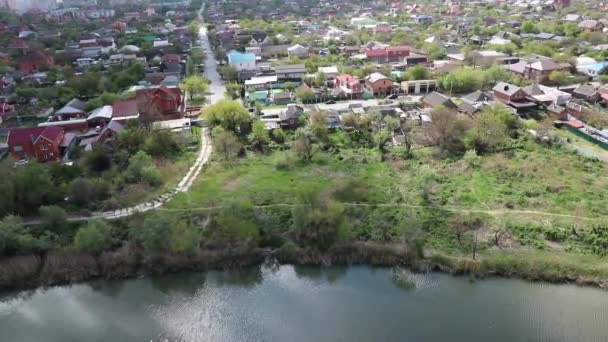 Ρωσία Μονώροφα Σπίτια Στο Ποτάμι Μικρή Πόλη Πάνω Όψη — Αρχείο Βίντεο