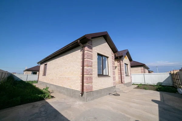 Single Storey House Isolated Single Storey House Front View One — Stock Photo, Image