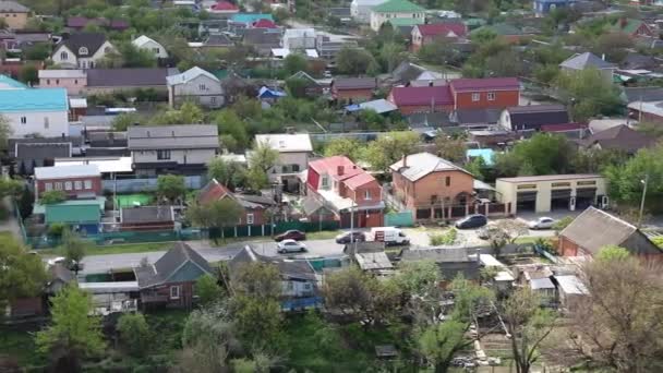 Huizen Van Één Verdieping Een Kleine Stad Bovenaanzicht — Stockvideo