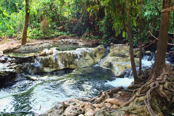 Banhos Rochosos Naturais Com Água Cristalina Estão Localizados Floresta Tropical — Fotografia de Stock