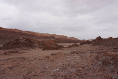 Rocas y nublado 'yu istiyorum.