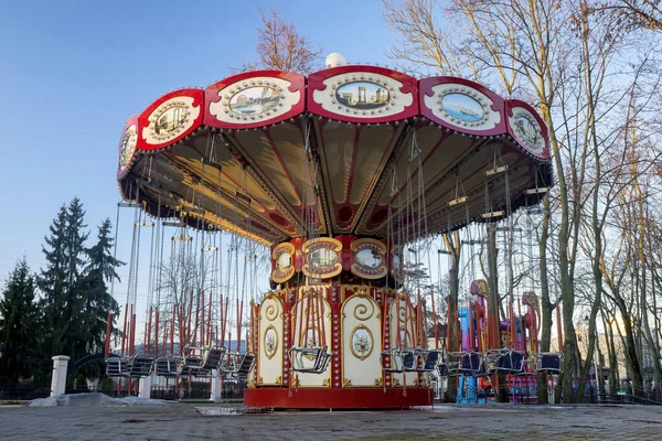 Prachtige Gekleurde Carrousel Een Winterpark Bij Zonsondergang — Stockfoto