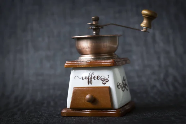 Gâteau Aux Fruits Tasse Café Sur Une Table Noire — Photo